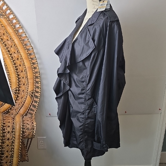 Women's Black Ruffle Jacket - Picture 4 of 4